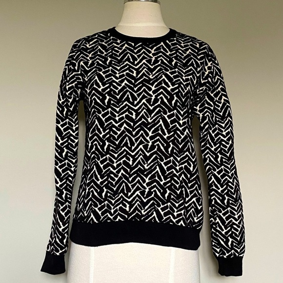 STAY Scandinavian Esthetics B&W Chevron Sweater XS - Picture 1 of 8